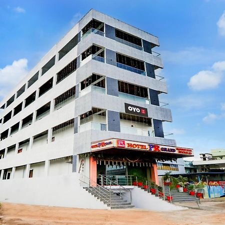 Hotel O Pr Grand Khammam 外观 照片