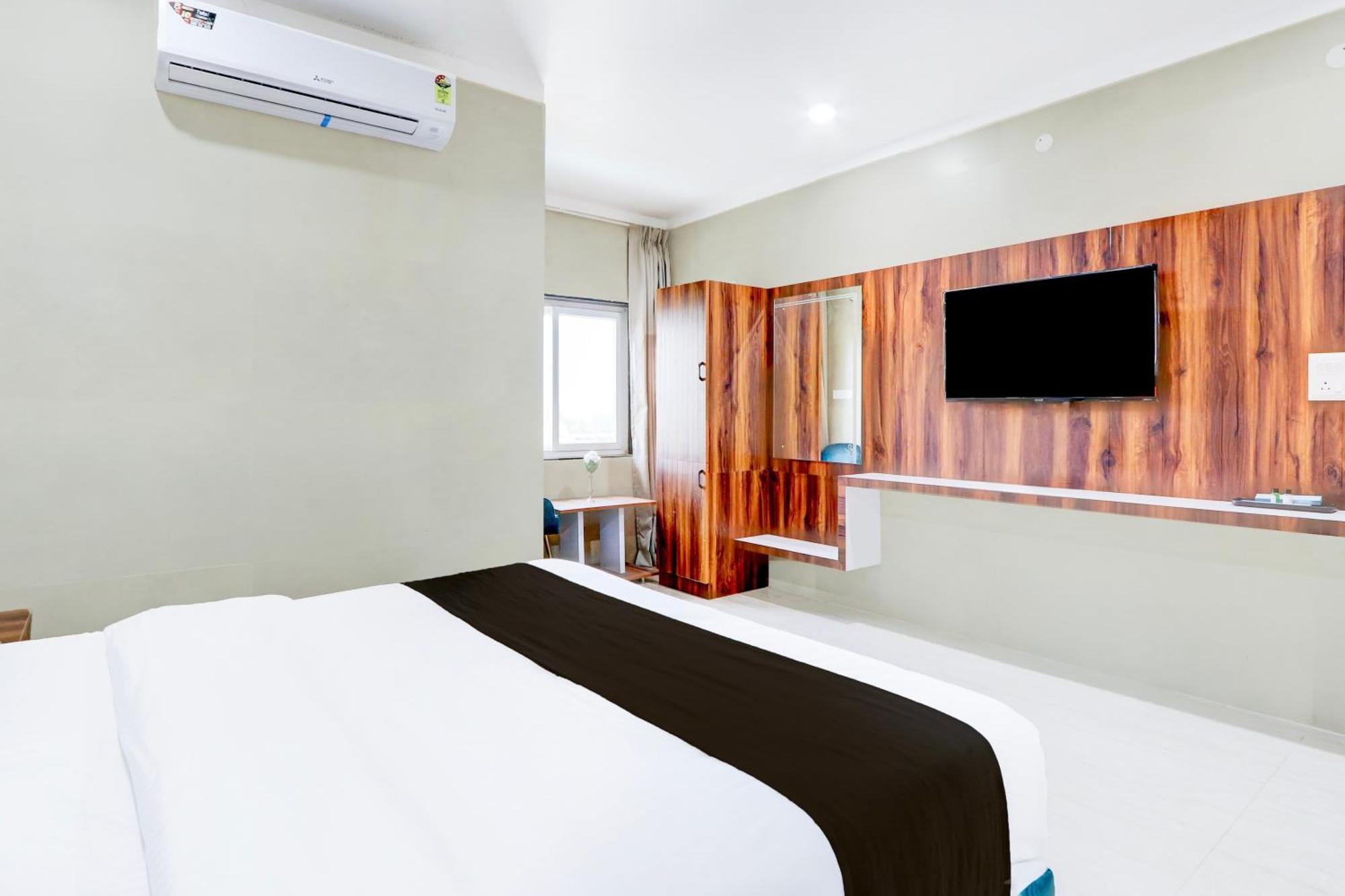 Hotel O Pr Grand Khammam 外观 照片