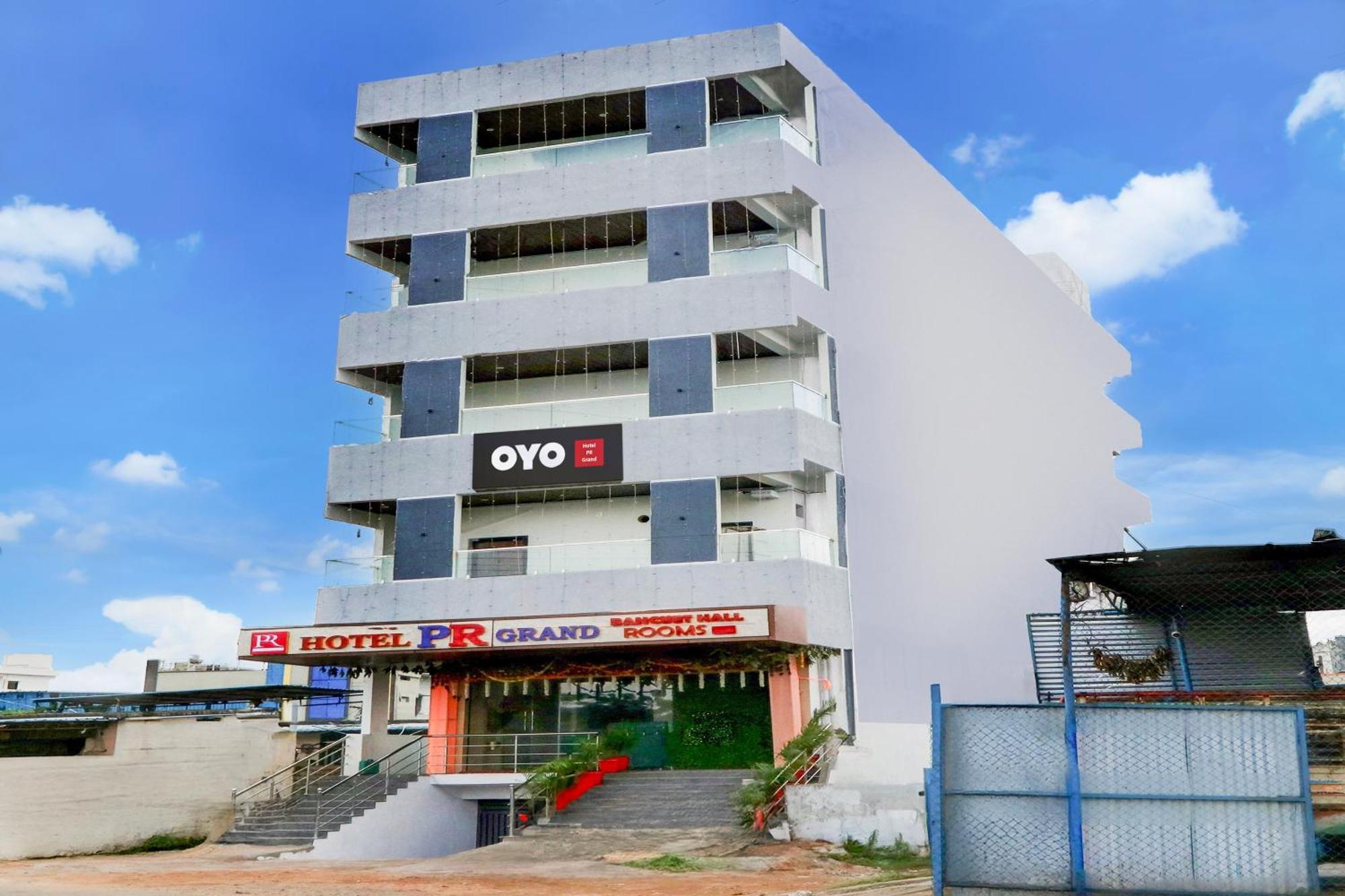 Hotel O Pr Grand Khammam 外观 照片